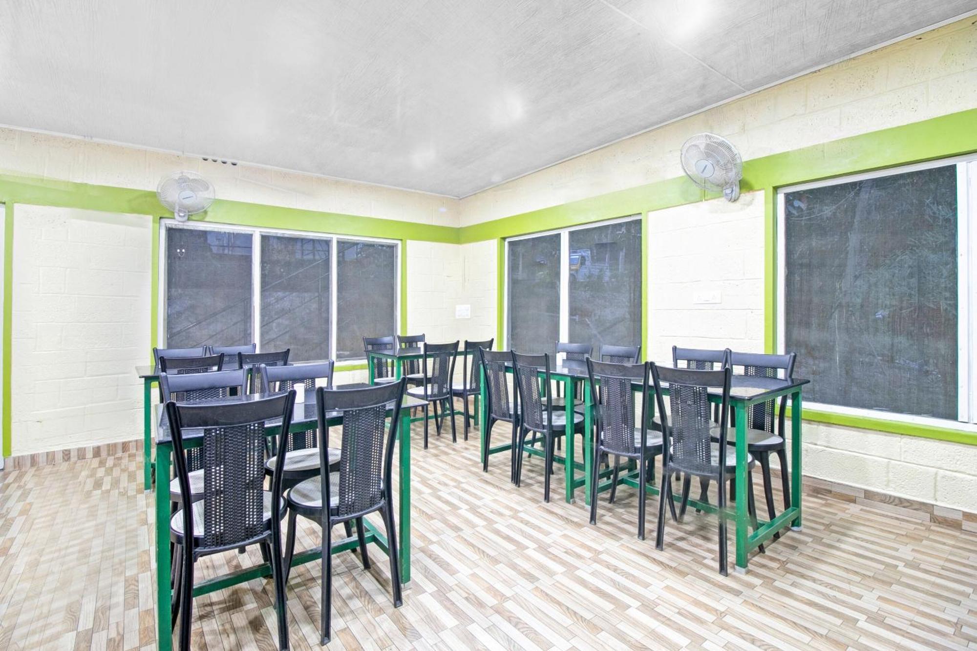 Super Capital O Pop Tavern Kazhakkottam Vettutura Exteriér fotografie